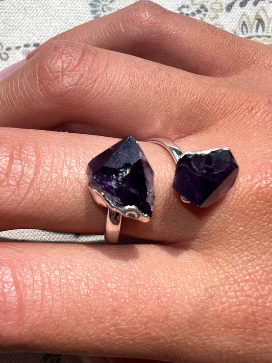 Anillo de Amatista en Bruto - Amatena Cristales (Ajustable)